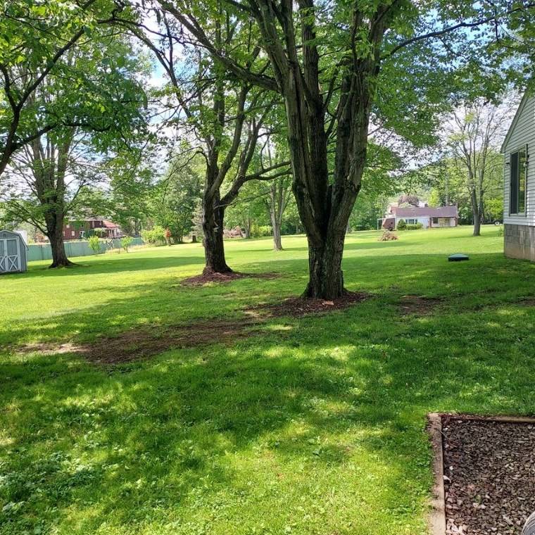 421 Division St, Hunker, PA 15639