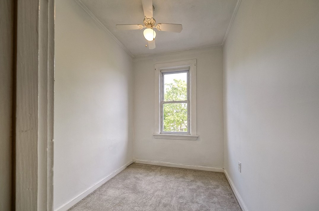 7222 Whipple St, Pittsburgh PA 15218-2053 exterior