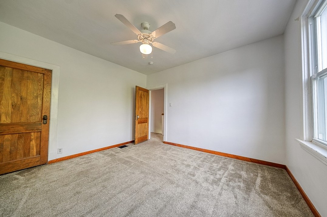 7222 Whipple St, Pittsburgh PA 15218-2053 exterior