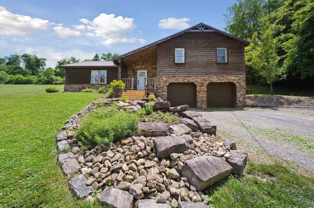 128 Crain Rd, Leechburg, PA 15656