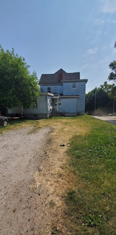 705 Carlisle St, New Castle PA 16101-2307 exterior