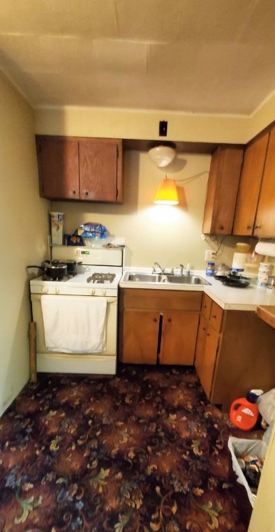 705 Carlisle St, New Castle PA 16101-2307 exterior