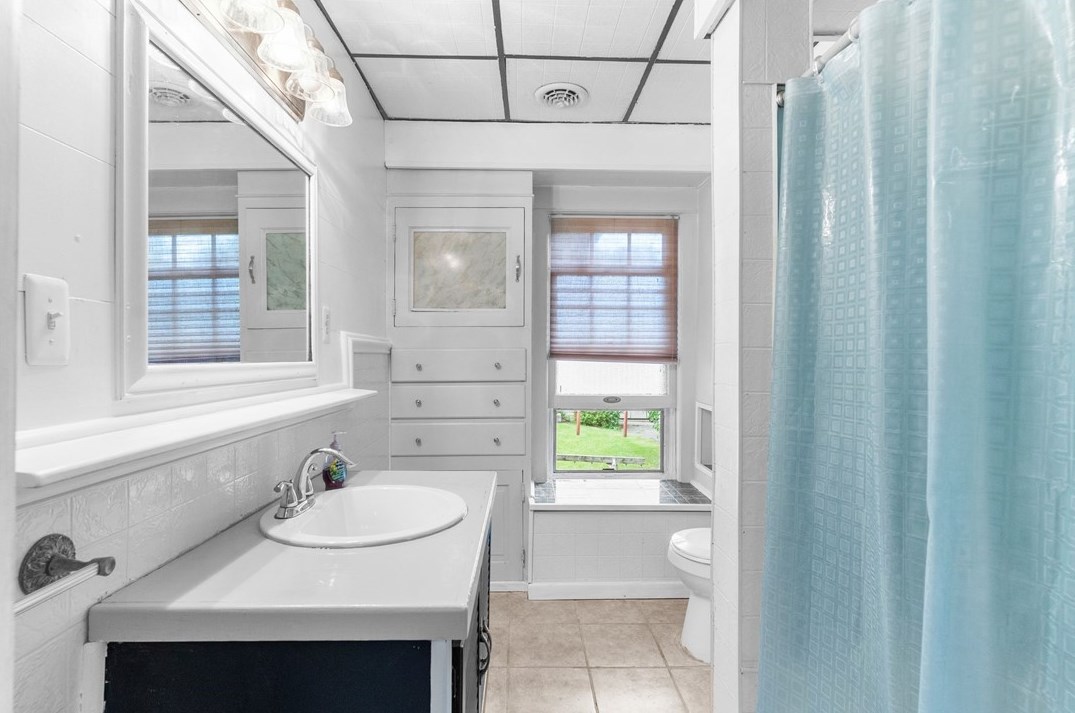 211 Moody Ave, New Castle PA  16101-2343 exterior