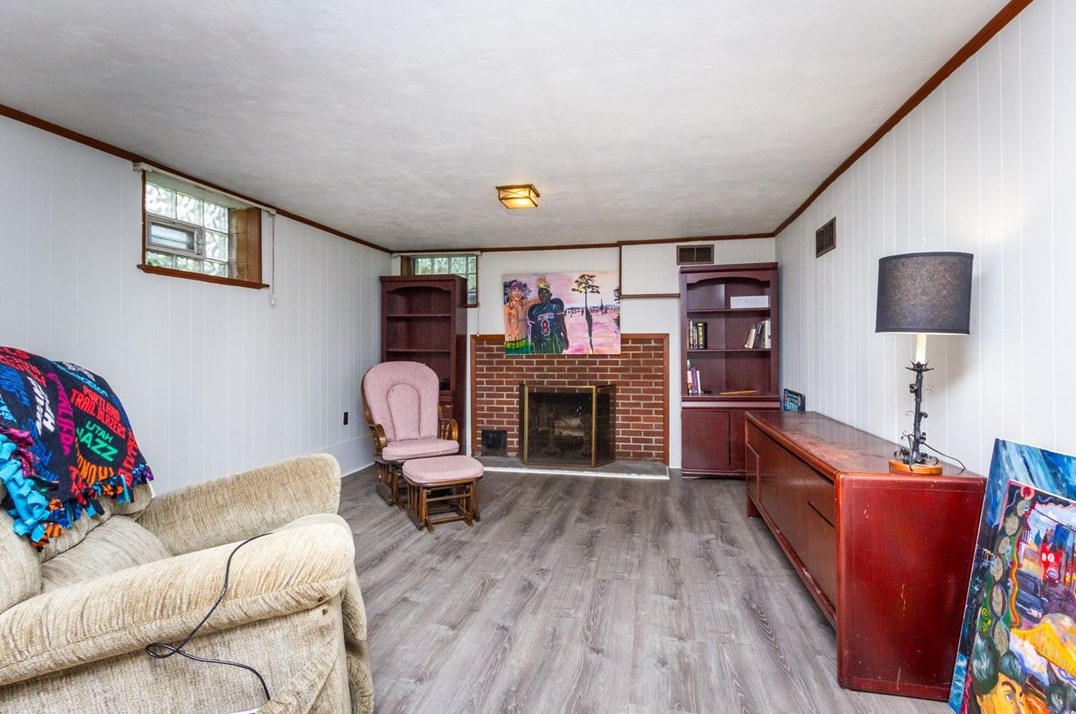 1632 Jamestown Pl, Pittsburgh PA 15235-4922 exterior