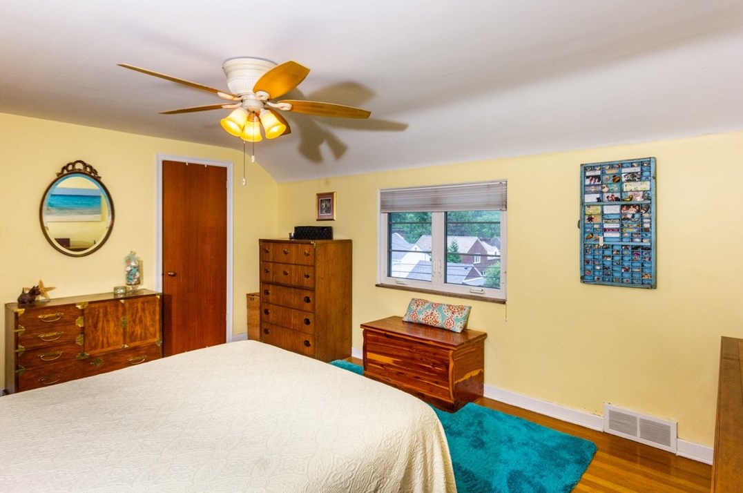 1632 Jamestown Pl, Pittsburgh PA 15235-4922 exterior