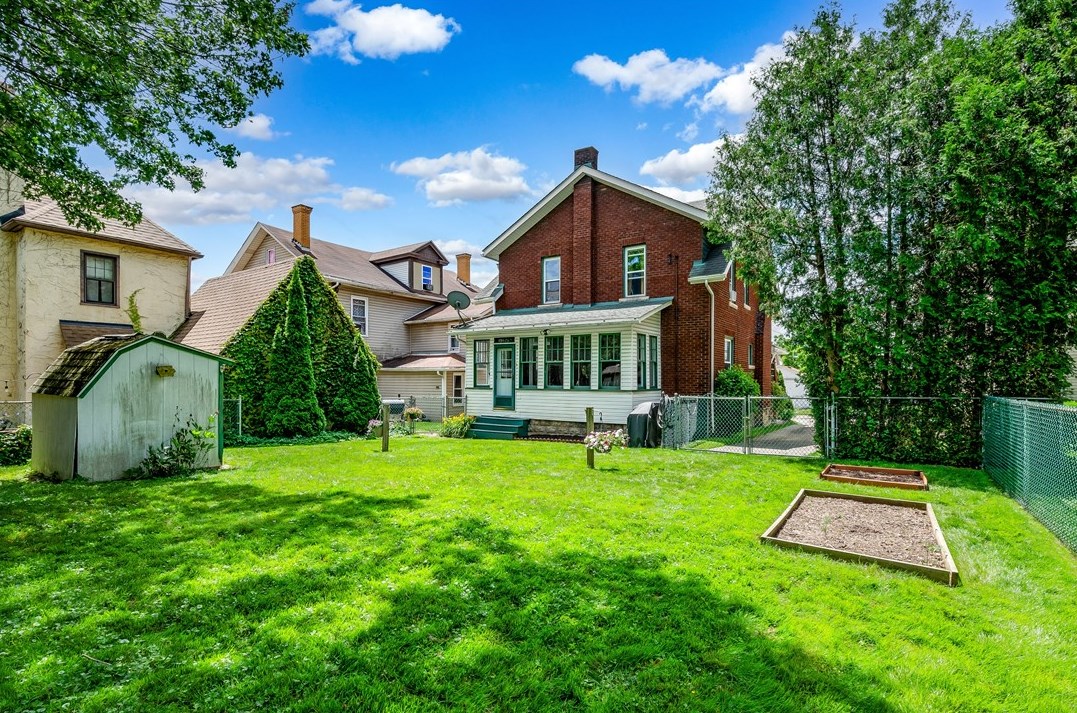 423 Blf St, Butler PA  16001-4203 exterior