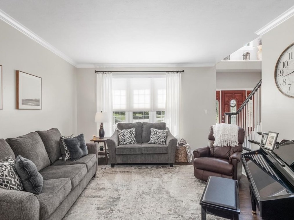 8001 Falcon Ct, Gibsonia, PA 15044