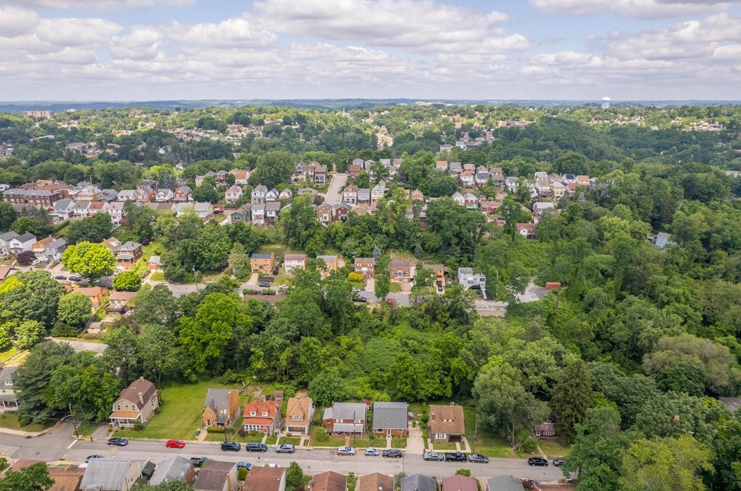 2734 Louisiana Ave, Pittsburgh PA 15216-2846 exterior