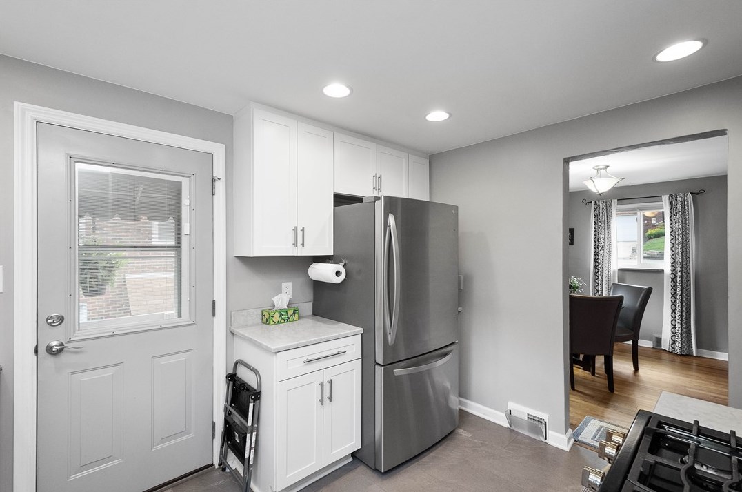 2734 Louisiana Ave, Pittsburgh PA 15216-2846 exterior