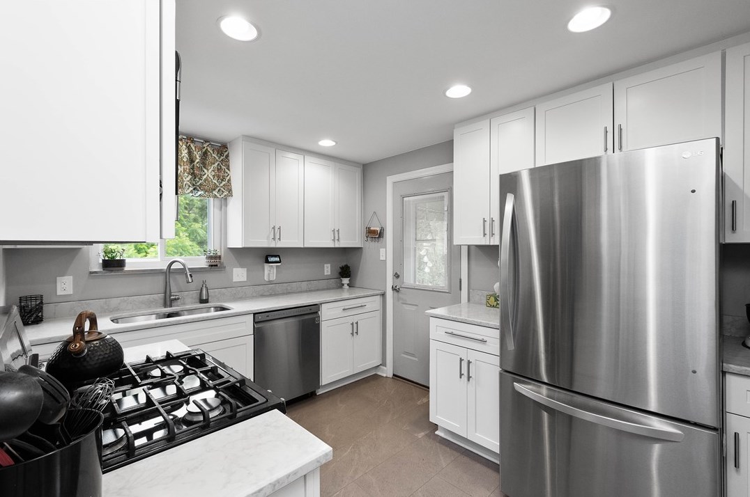 2734 Louisiana Ave, Pittsburgh PA 15216-2846 exterior