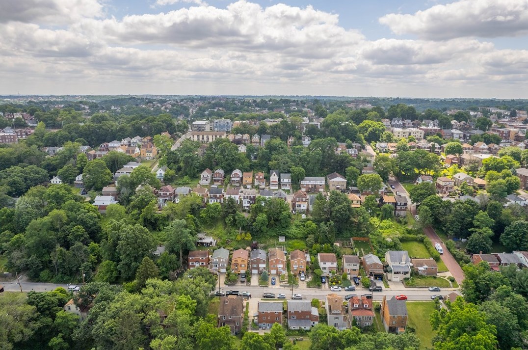 2734 Louisiana Ave, Pittsburgh PA 15216-2846 exterior