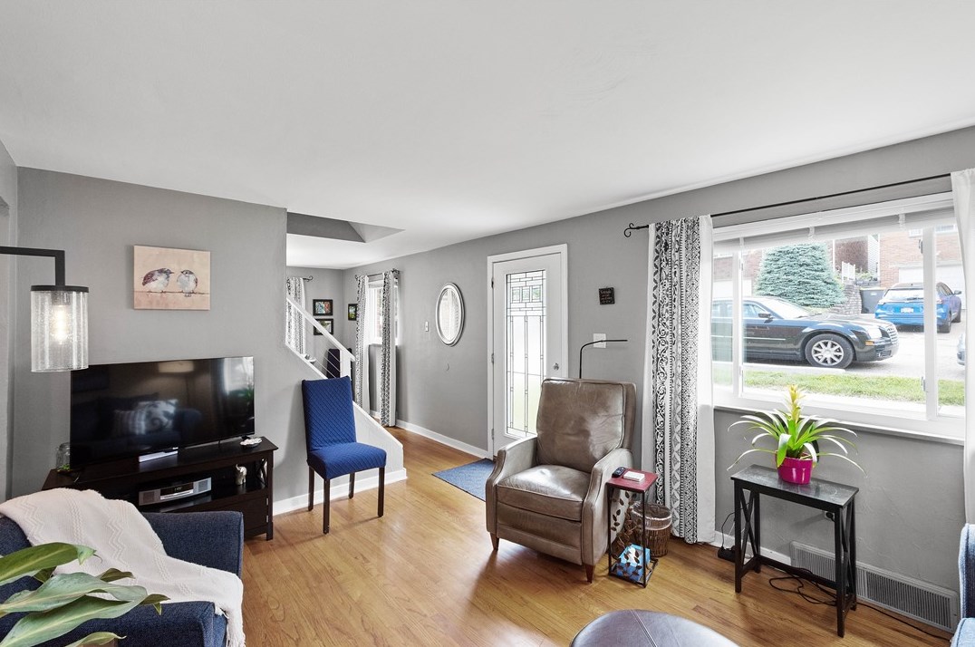 2734 Louisiana Ave, Pittsburgh PA 15216-2846 exterior