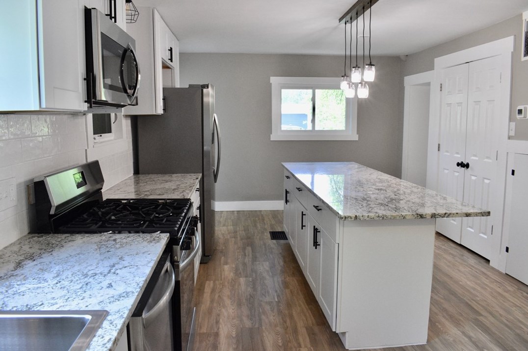 52 Penn Mnr Rd, Manor PA 15665-9507 exterior