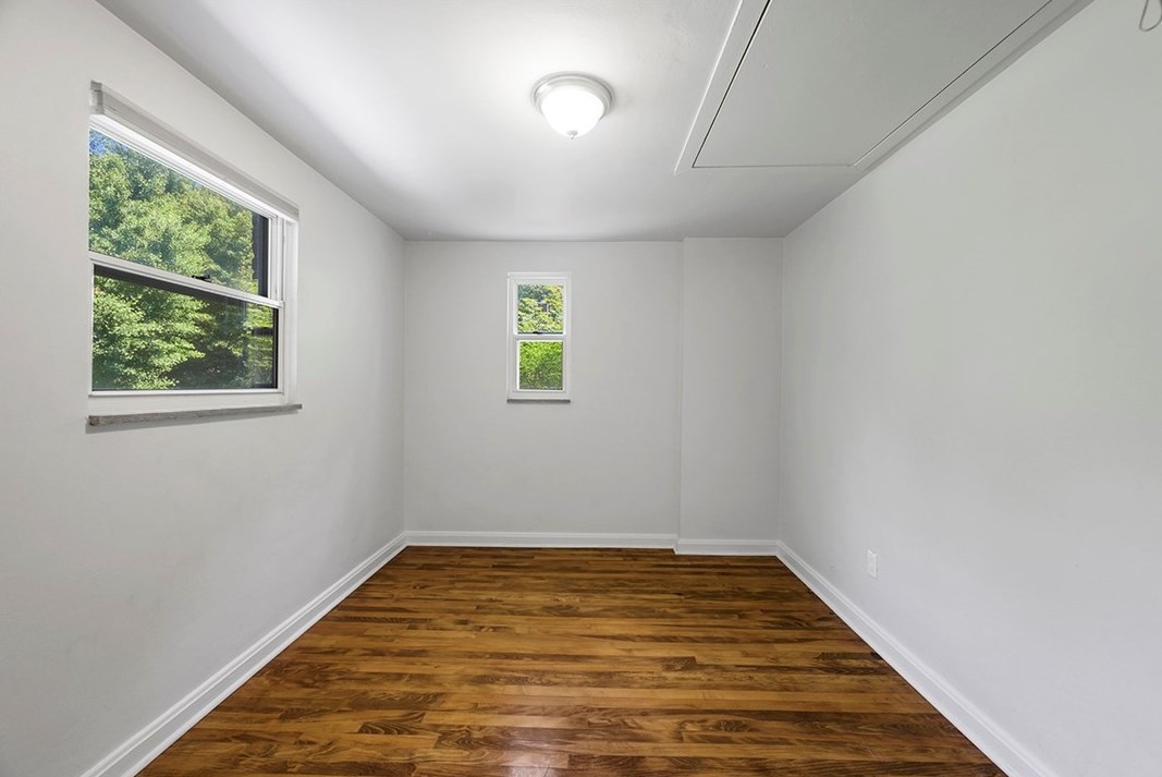 750 Fruithurst Dr, Pittsburgh PA  15228-2580 exterior