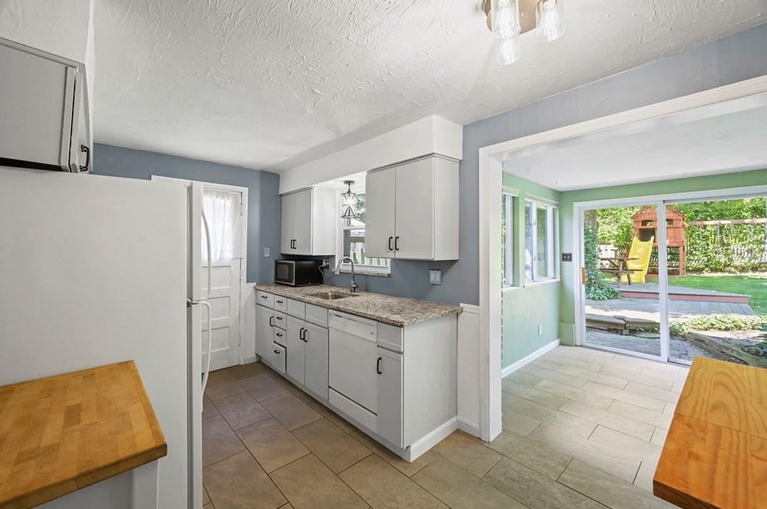 750 Fruithurst Dr, Pittsburgh PA  15228-2580 exterior