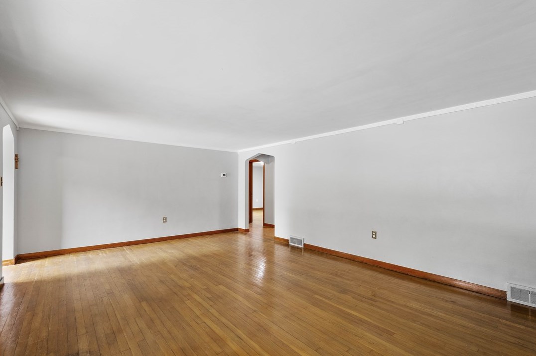 17 Prospect Ave, Washington PA 15301-5250 exterior