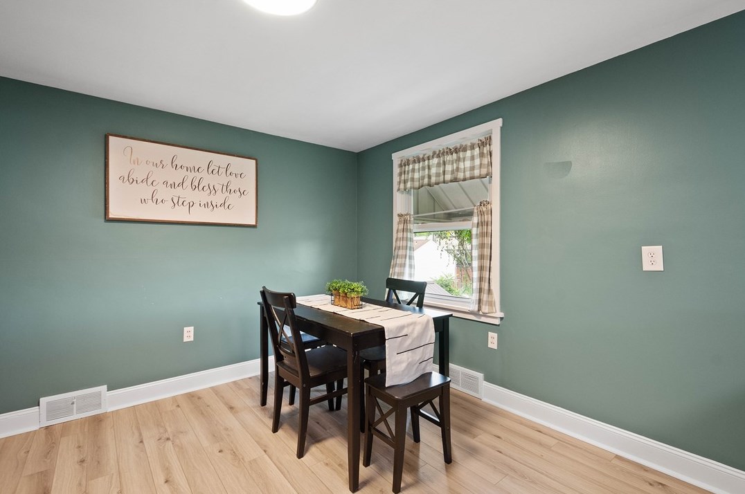 17 Prospect Ave, Washington PA 15301-5250 exterior