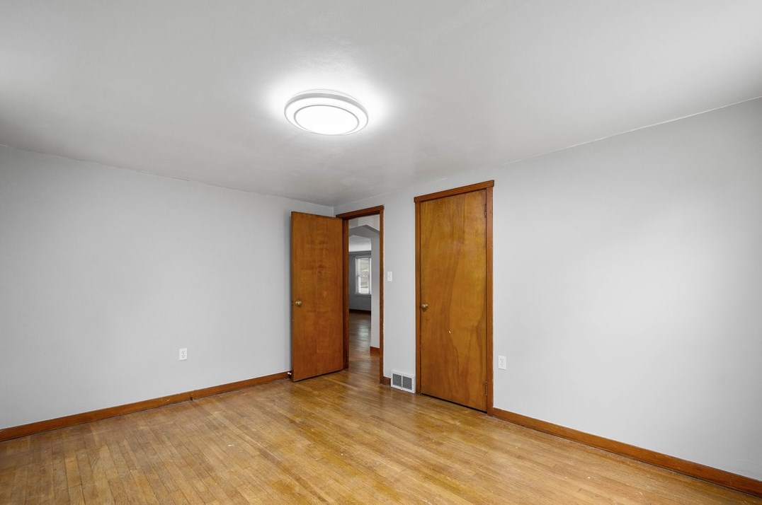 17 Prospect Ave, Washington PA 15301-5250 exterior