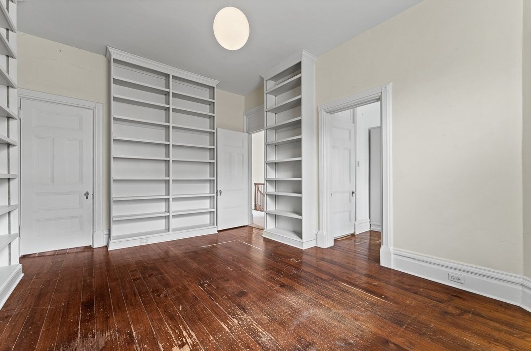 5238 Westminster Pl, Pittsburgh PA  15232-2119 exterior