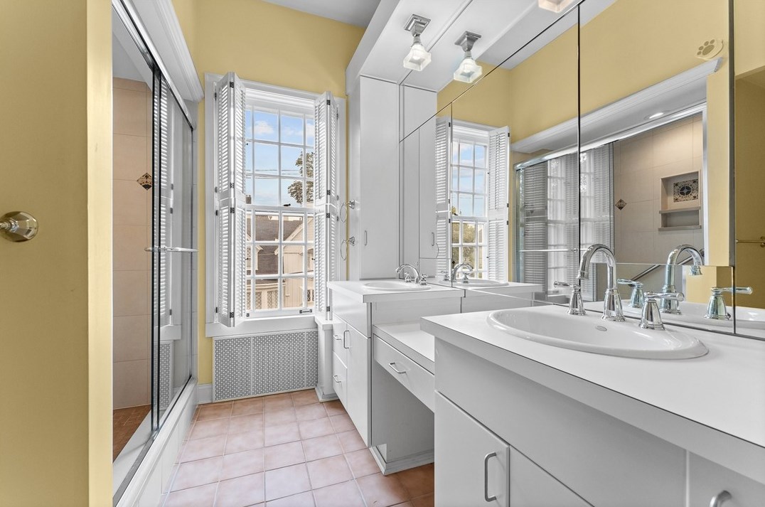 5238 Westminster Pl, Pittsburgh PA  15232-2119 exterior