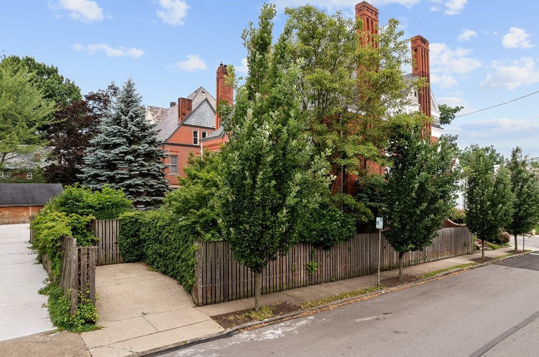 5238 Westminster Pl, Pittsburgh PA  15232-2119 exterior