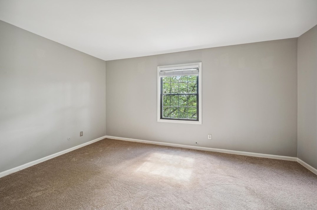 1018 Pennsbury Blvd, Pittsburgh PA 15205-1633 exterior