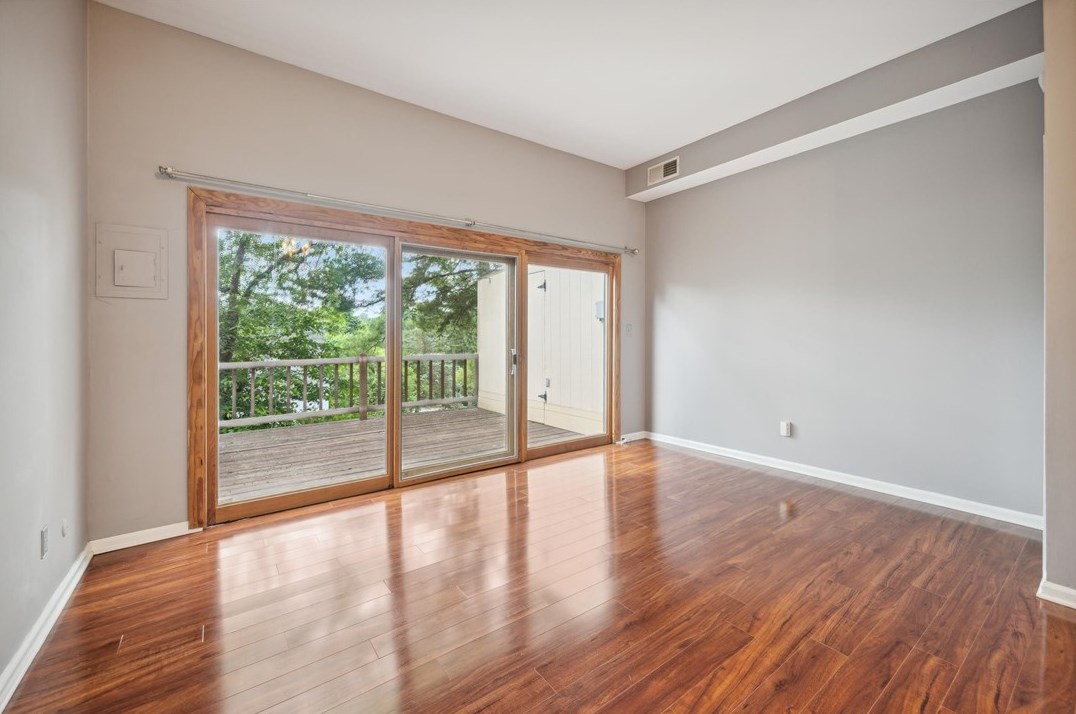 1018 Pennsbury Blvd, Pittsburgh PA 15205-1633 exterior