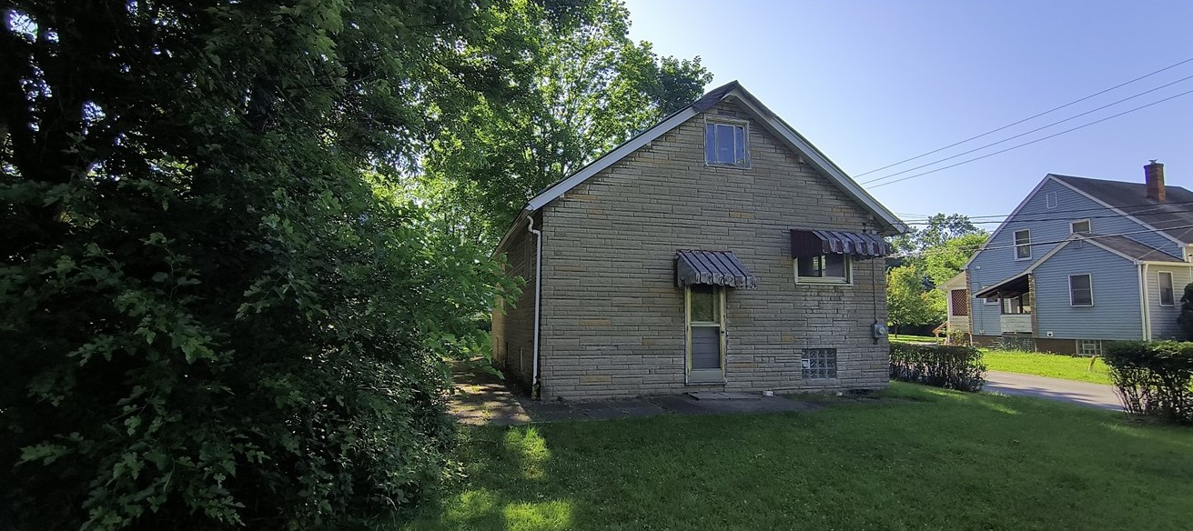 738 Marion Ave, Ellwood City PA  16117-3119 exterior