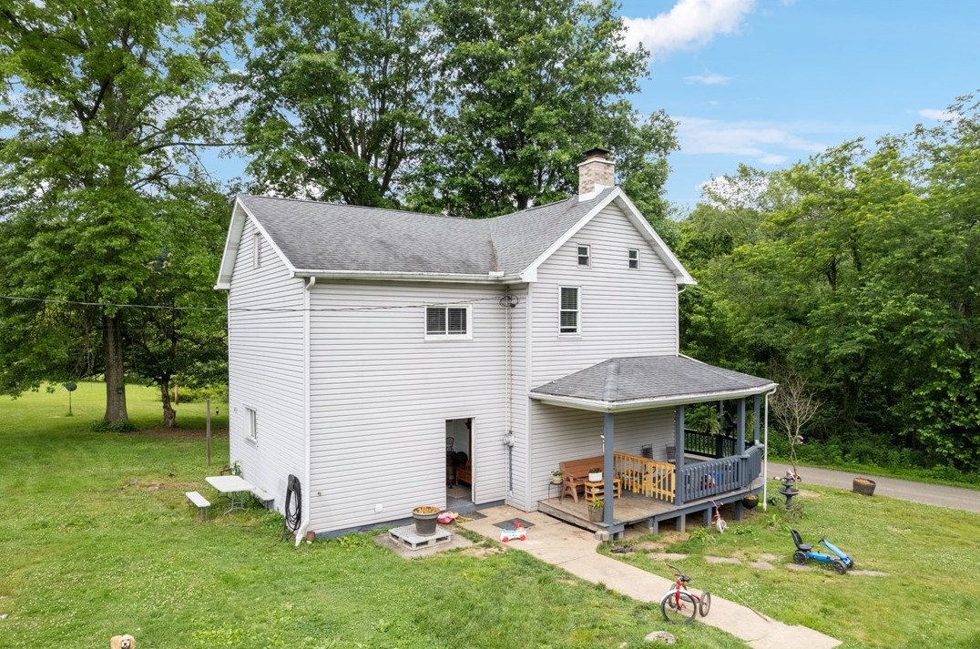 106 Morris Buncic Rd, Smithfield PA  15478-1362 exterior