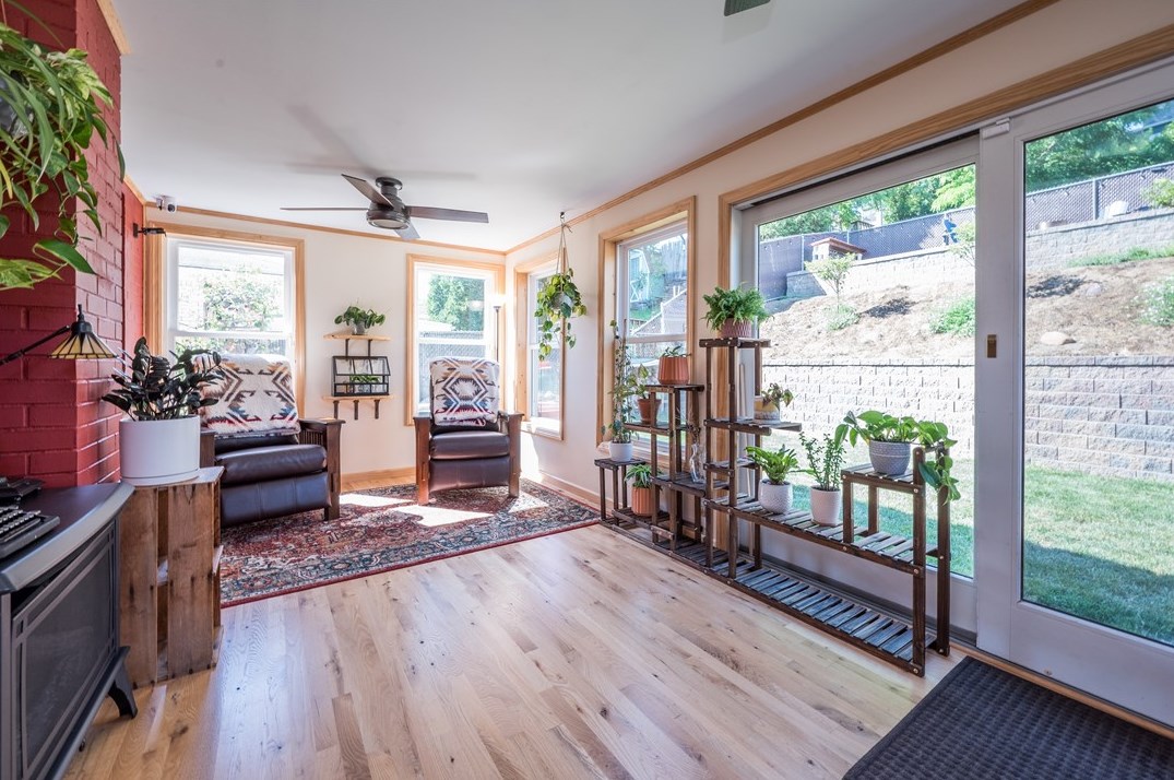 919 Dorchester Ave, Pittsburgh PA  15226-2117 exterior