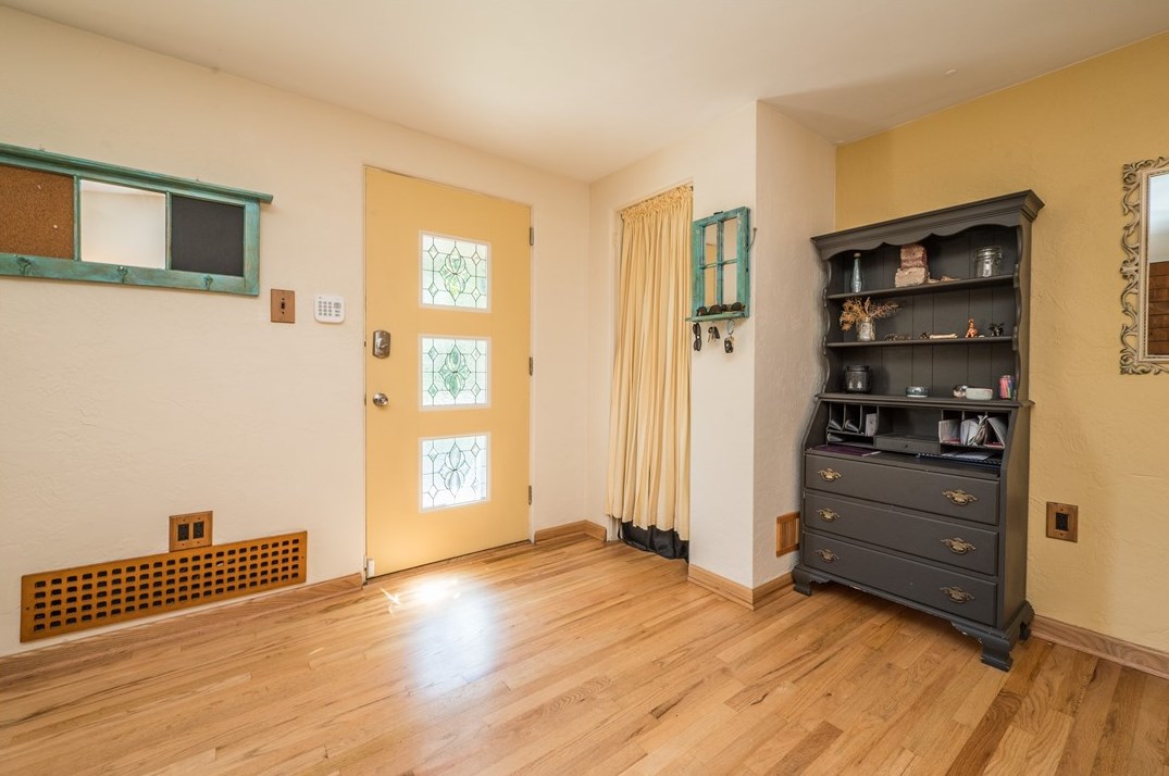 919 Dorchester Ave, Pittsburgh PA  15226-2117 exterior