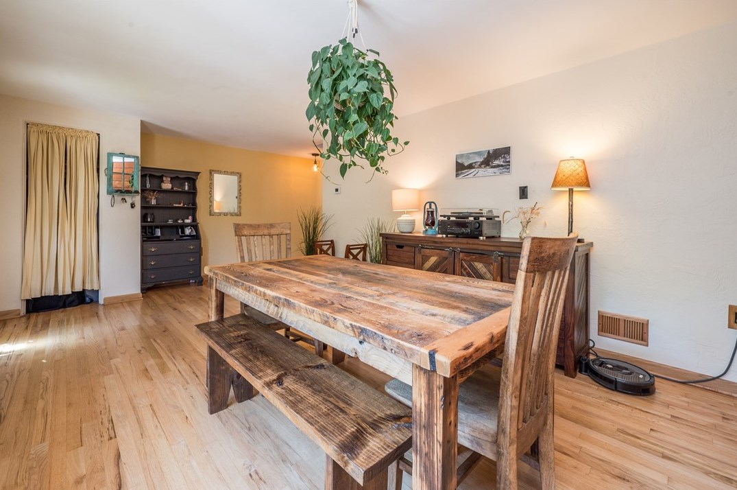 919 Dorchester Ave, Pittsburgh PA  15226-2117 exterior