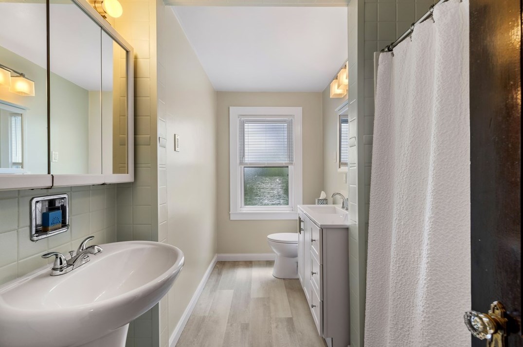 816 Elizabeth St, Pittsburgh PA 15221-3940 exterior