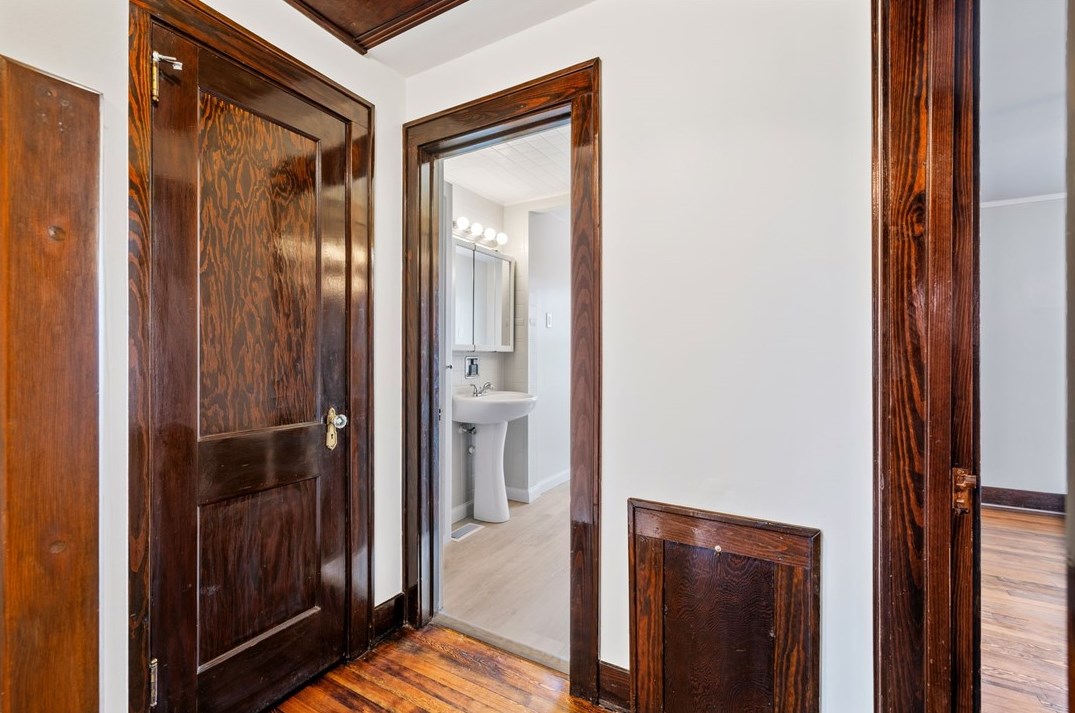 816 Elizabeth St, Pittsburgh PA 15221-3940 exterior