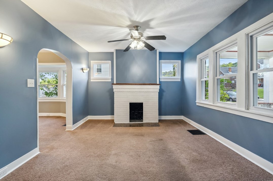 868 Ohio Ave, Midland, PA 15059