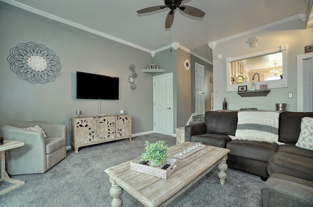 598 Carriage Cir, Pittsburgh PA 15205-1624 exterior