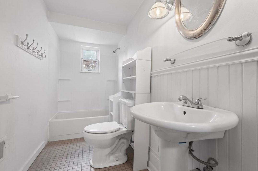 721 Boggs Ave, Pittsburgh PA  15211-2335 exterior