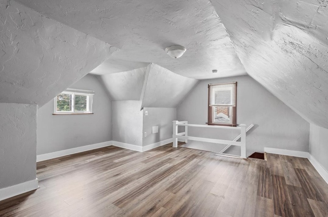 721 Boggs Ave, Pittsburgh PA  15211-2335 exterior