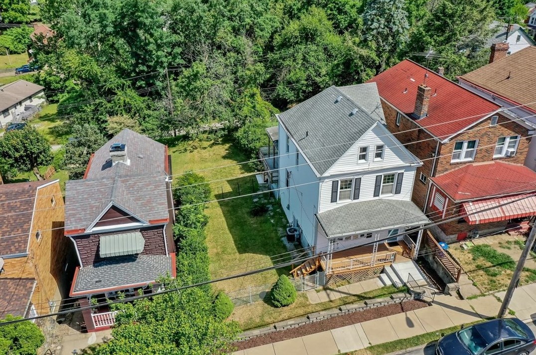 223 Linnview Ave, Pittsburgh PA  15210-3719 exterior