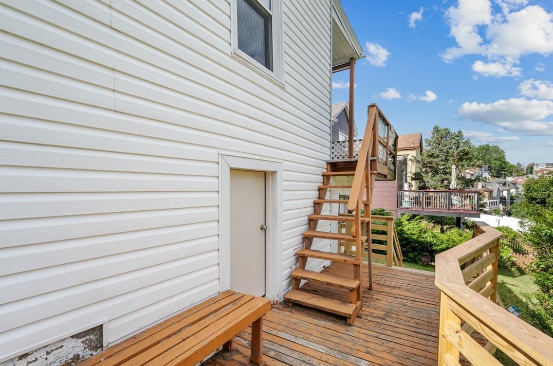 223 Linnview Ave, Pittsburgh PA  15210-3719 exterior