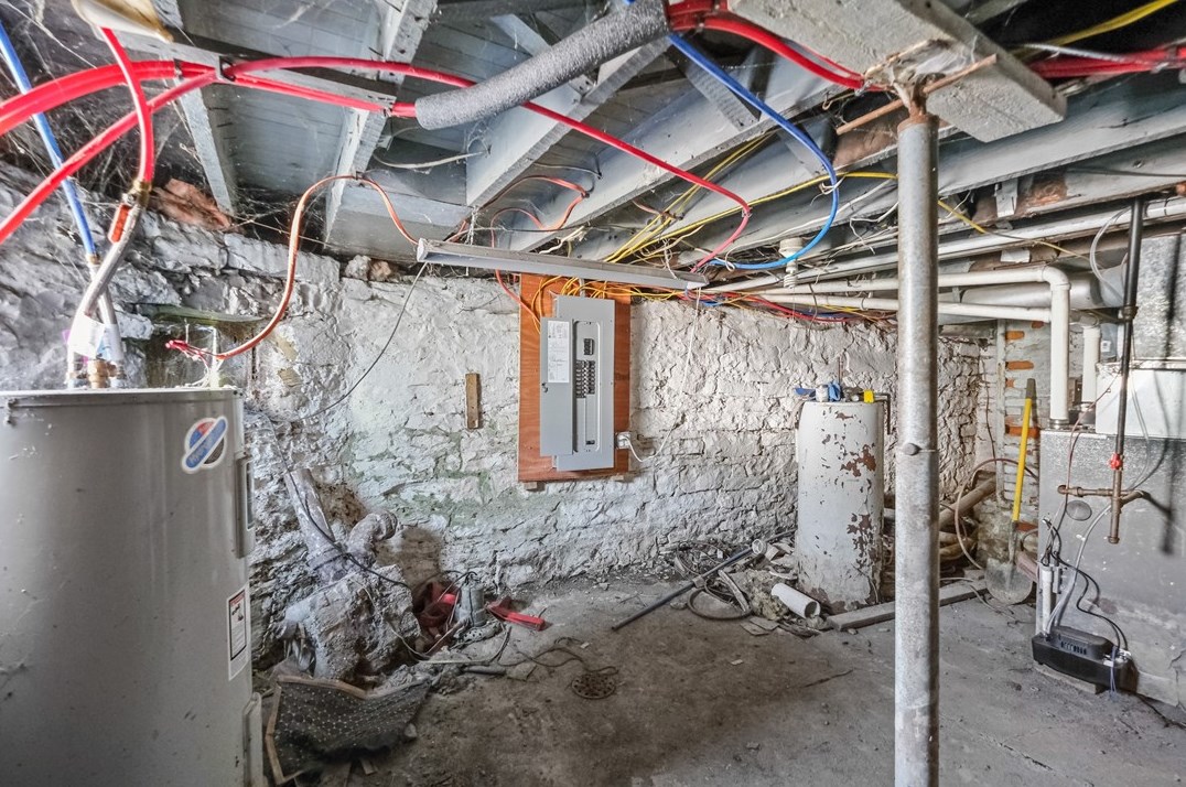 280 Locust Ave, Washington PA 15301-9732 exterior