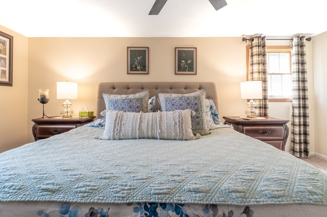 912 Country Clb Dr, Pittsburgh PA 15228-2625 exterior