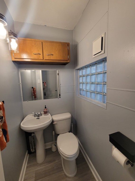 1907 Chislett St, Pittsburgh PA 15206-1041 exterior