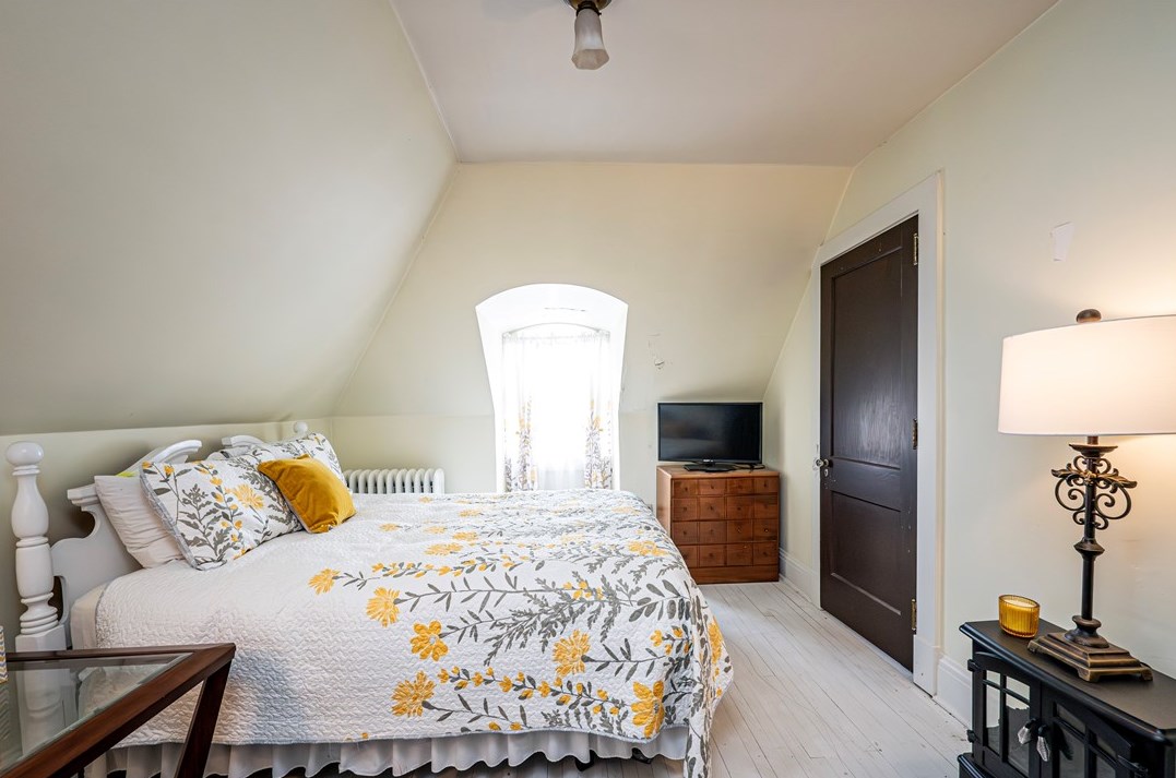 450 Main St, Greensburg PA 15601-1867 exterior