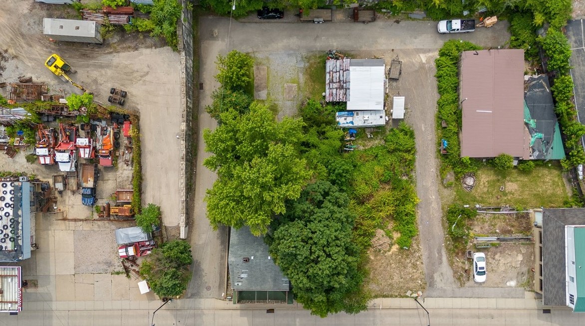 827 Butler St, Pittsburgh PA 15201-2621 exterior