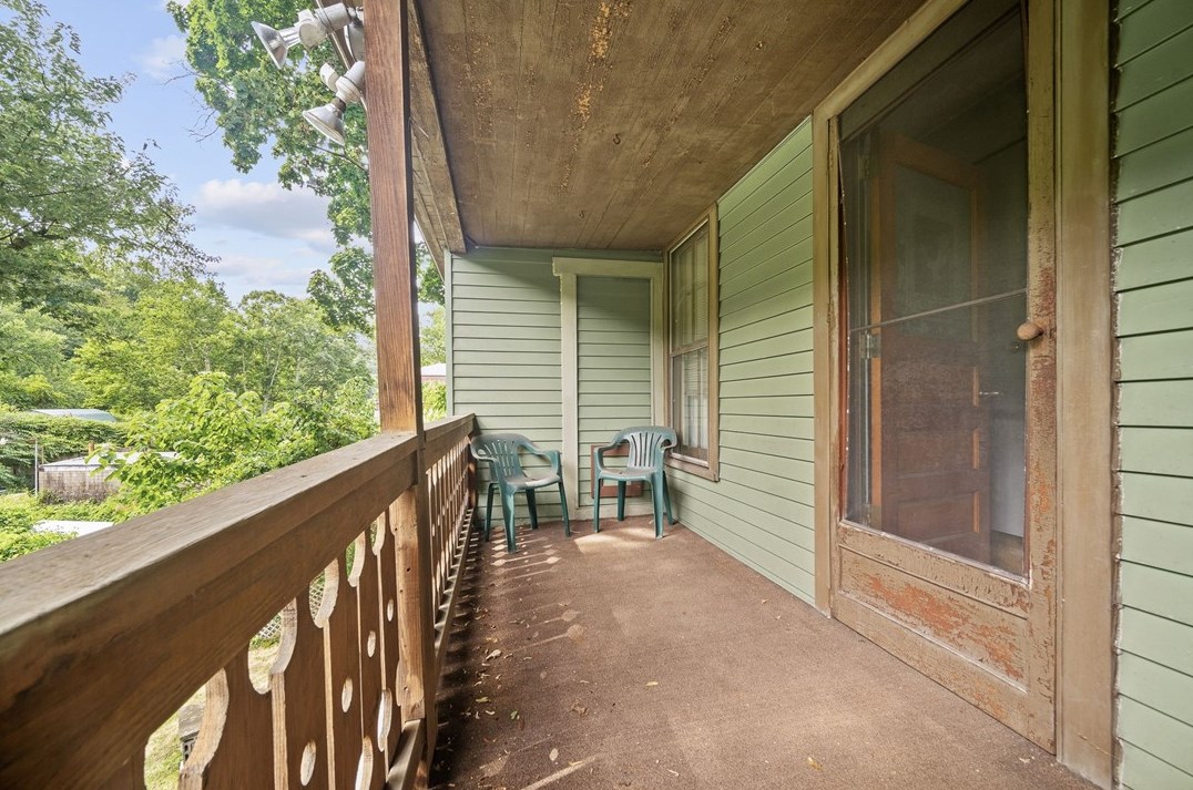 827 Butler St, Pittsburgh PA 15201-2621 exterior