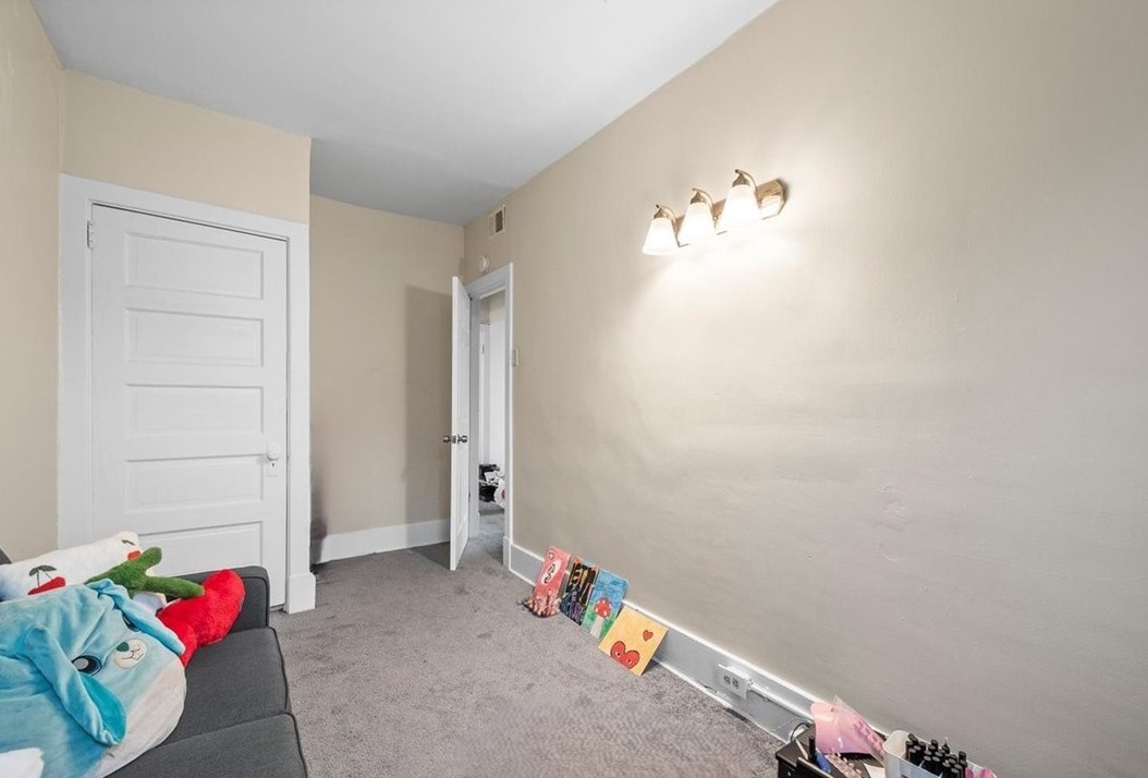 9929 Frankstown Rd, Pittsburgh PA 15235-3006 exterior