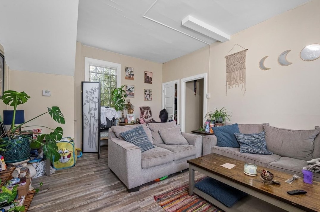 9929 Frankstown Rd, Pittsburgh PA 15235-3006 exterior