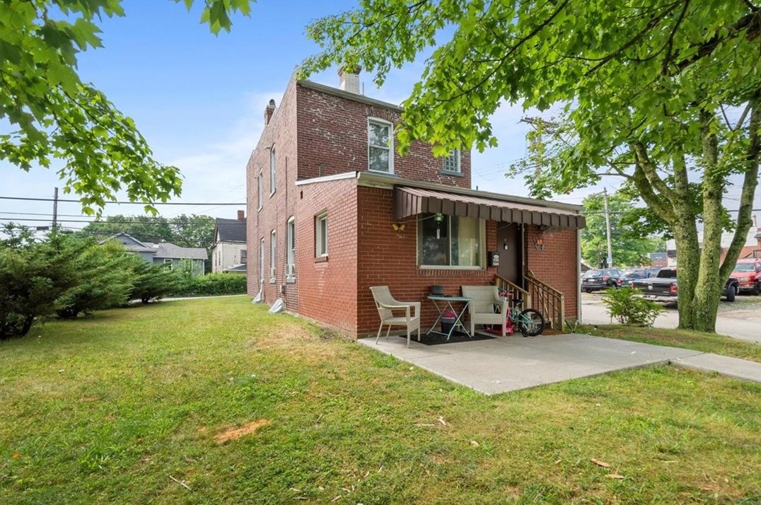 9929 Frankstown Rd, Pittsburgh PA 15235-3006 exterior