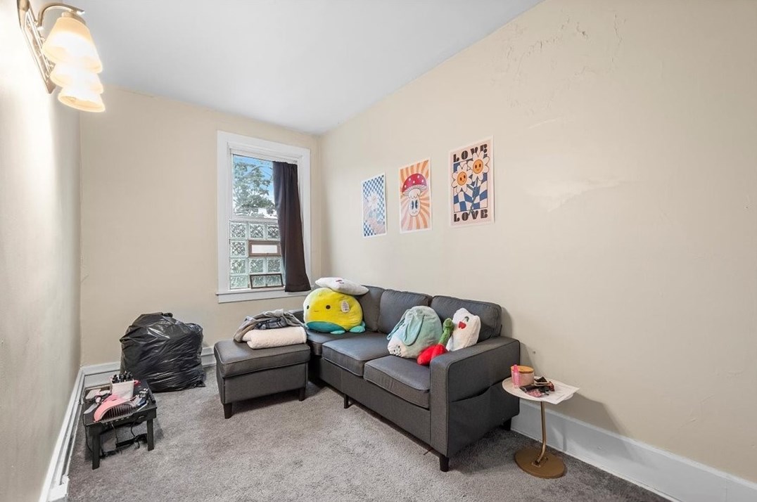 9929 Frankstown Rd, Pittsburgh PA 15235-3006 exterior